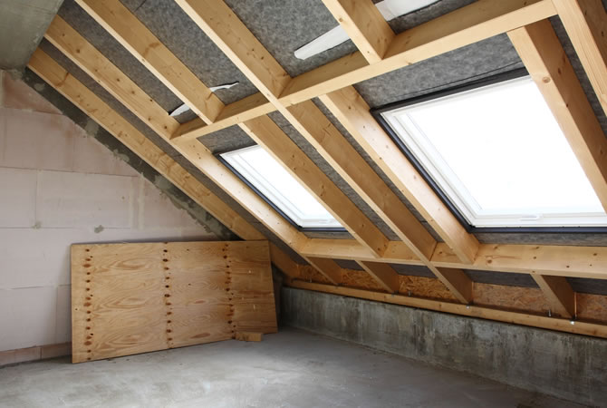 dakconstructie van dakramen in aanbouw